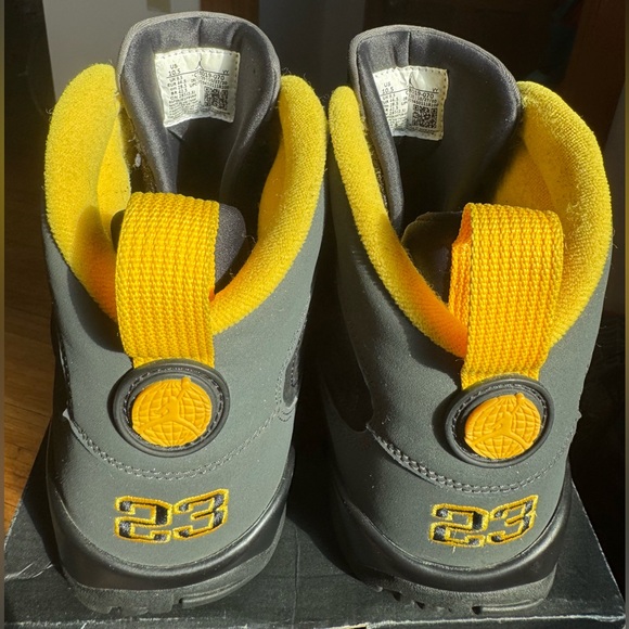 Air Jordan retro 9 Charcoal university gold Men’s 10.5 - Picture 4 of 5